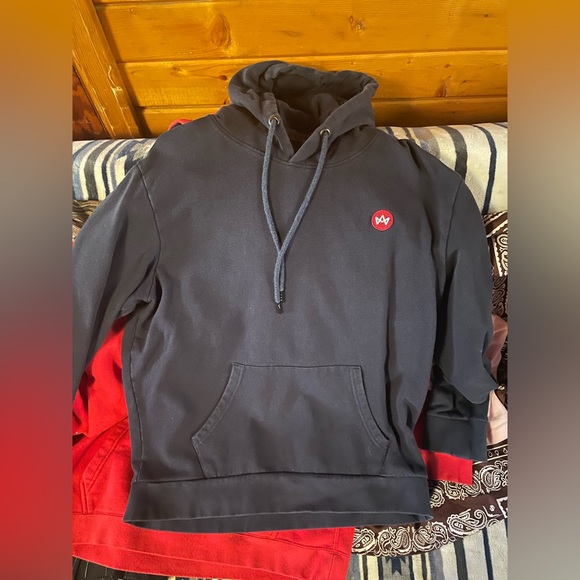 Men’s size large shirts/hoodies/dress shirts - Picture 5 of 11